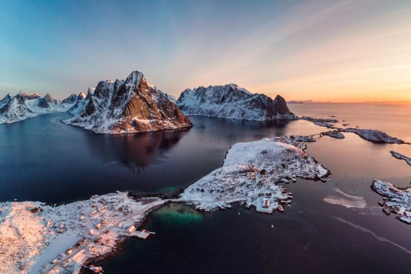 Lais Puzzle - Sonnenaufgang auf den Lofoten ist eine Inselgruppe