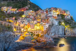 Lais Puzzle - Manarola, Dorf eins von Cinque Terre, in der Nacht in La Spezia, Italien - 2.000 Teile
