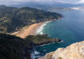 Lais Puzzle - Strand von Laga im Biosphärenreservat Urdaibai von einem nahe gelegenen Berg aus - 1.000 Teile